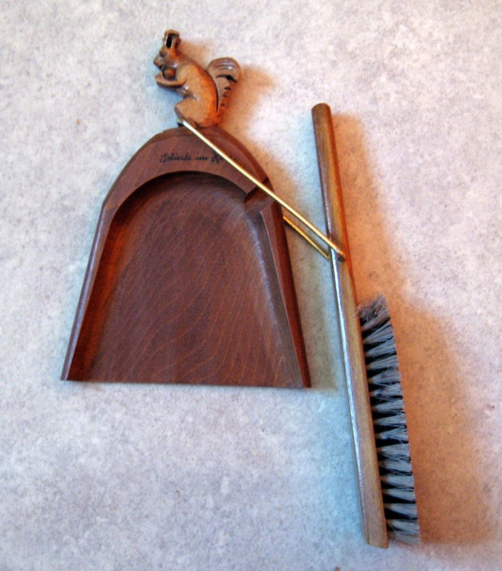 Ã¤Ltere Kehrgarnitur Tischbesen BÃ¼Rste Schaufel Holz Schierke Mit EichhÃ¶Rnchen