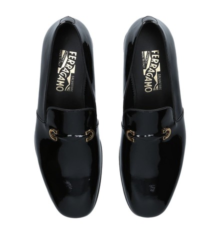 Ferragamo ブラック フラットシューズ 9 Ferragamo ブラック フラットシューズ