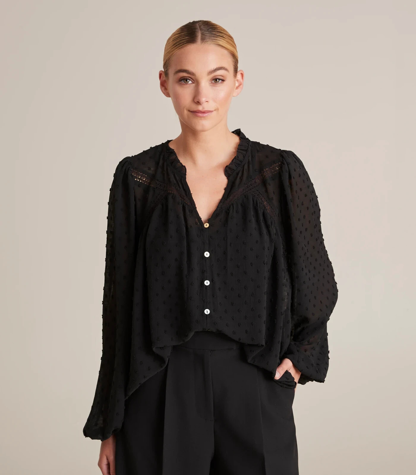OAT New York Long Sleeve Blouse Women's XS Black V-Neckline Front Button Closure - Picture 1 of 14
