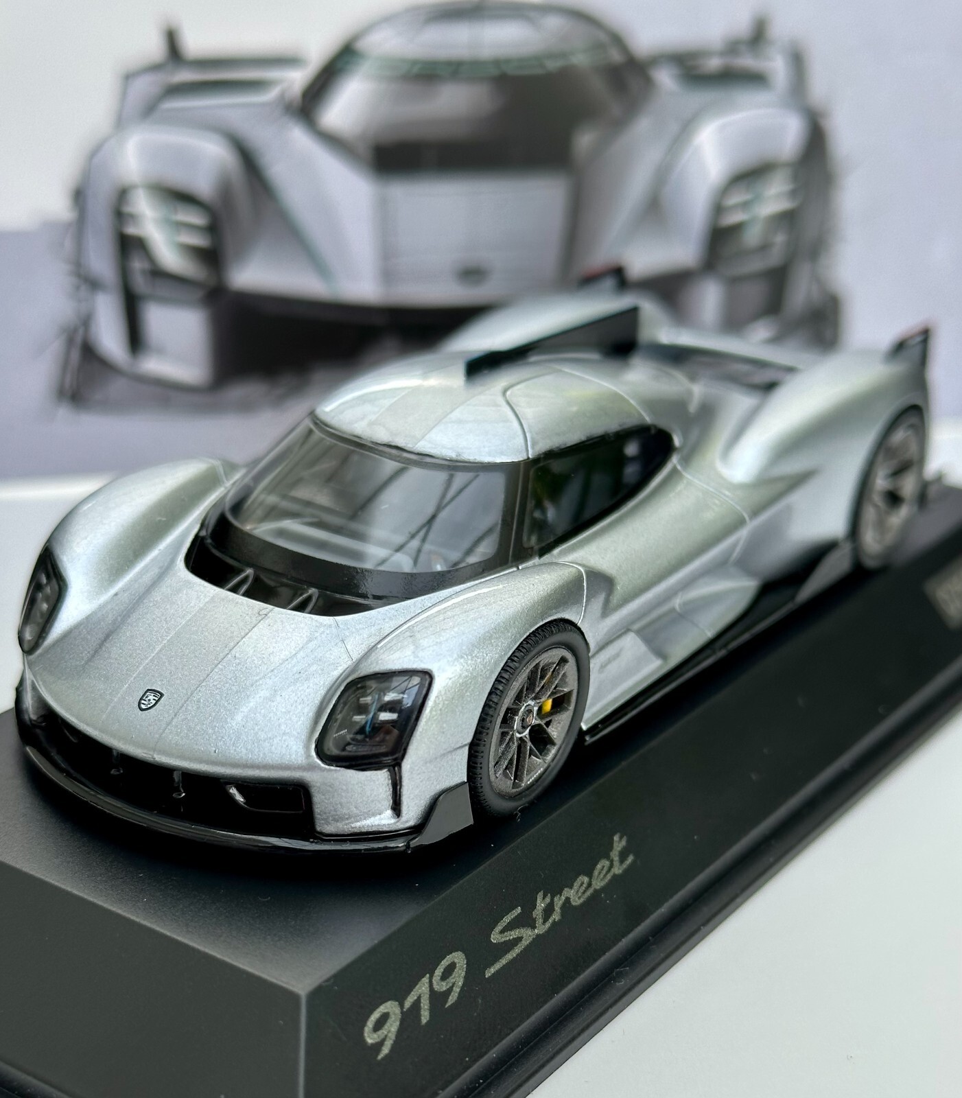 RARE Porsche 919 Street Hypercar 1:43 Limited 911 Minichamps RARE Porsche 919 Street Hypercar 1:43 Limited 911 Minichamps