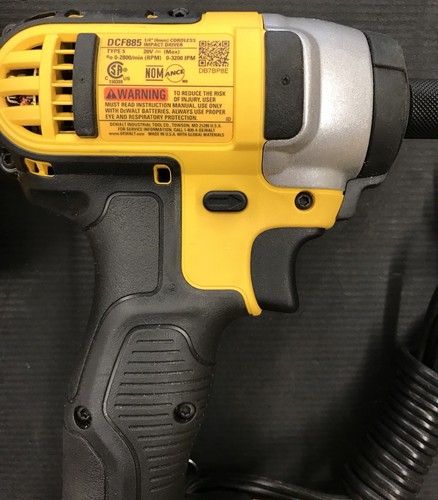 DEWALT 20V MAX 1.5, 3.0 Ah Cordless Li-Ion 1/4 in. Impact Driver Kit DCF885C1