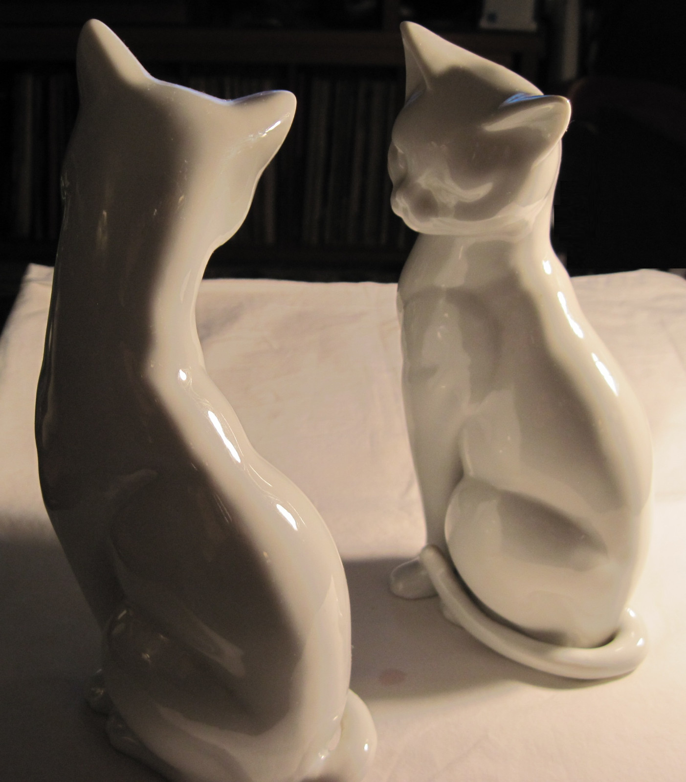 Beautiful Pair of White Porcelain Cat Figurines Vintage Otagiri OMC Japan