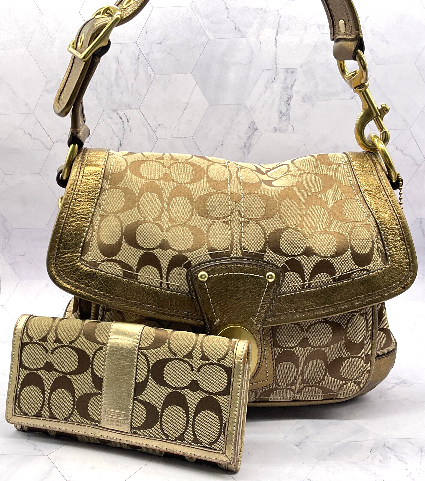 Coach H0668-10340 Signature C Jacquard Shoulder Handbag w Coach H0668-10340 Signature C Jacquard Shoulder Handbag w