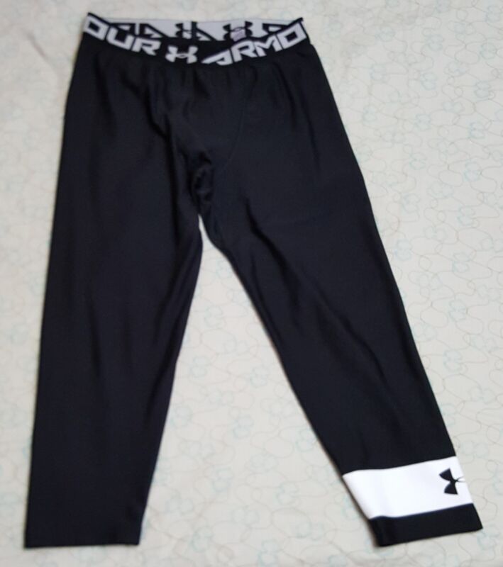 Under Armour Big Kids Heat Gear Compression Fitted Pants. Youth Capris Leggings