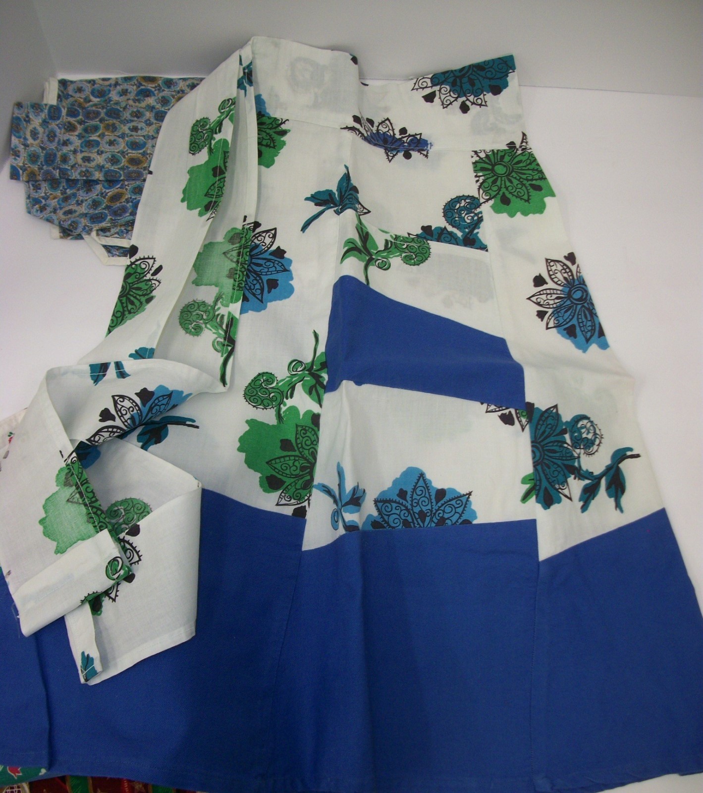 Lot of 7 Vintage Ladies Aprons - Christmas Sheer Floral - Excellent!!