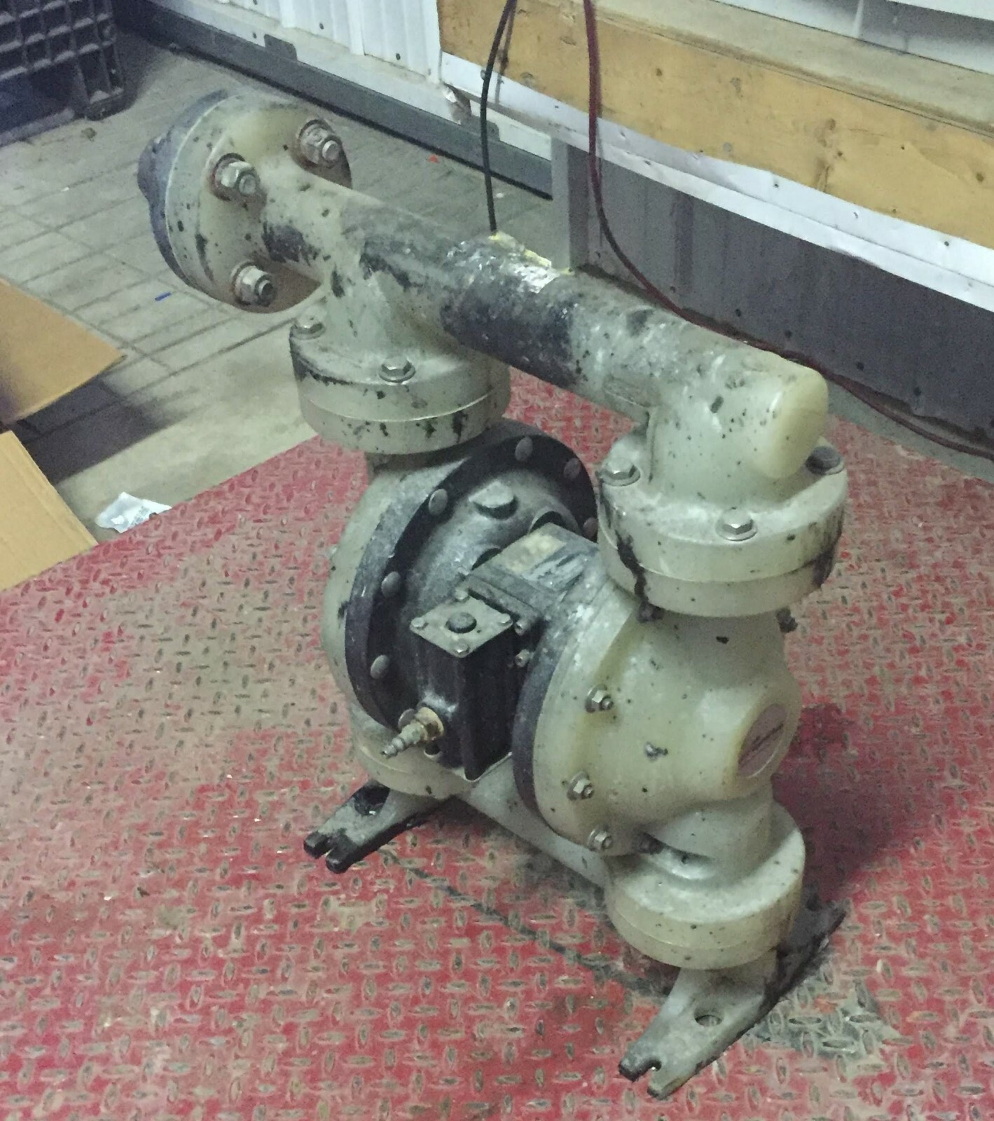 1 USED INGERSOLL-RAND PD15P-FPS-PAA DIAPHRAGM PUMP 120 PSI ***MAKE OFFER***