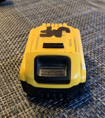DEWALT DCB205 20V Max Premium XR Lithium-Ion Battery for parts only
