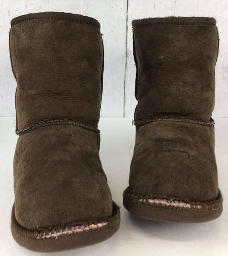 Child's UGG's Chocolate Brown Sz 2 Leather w/ Genuine Sheepskin Lining, Pre-Owne