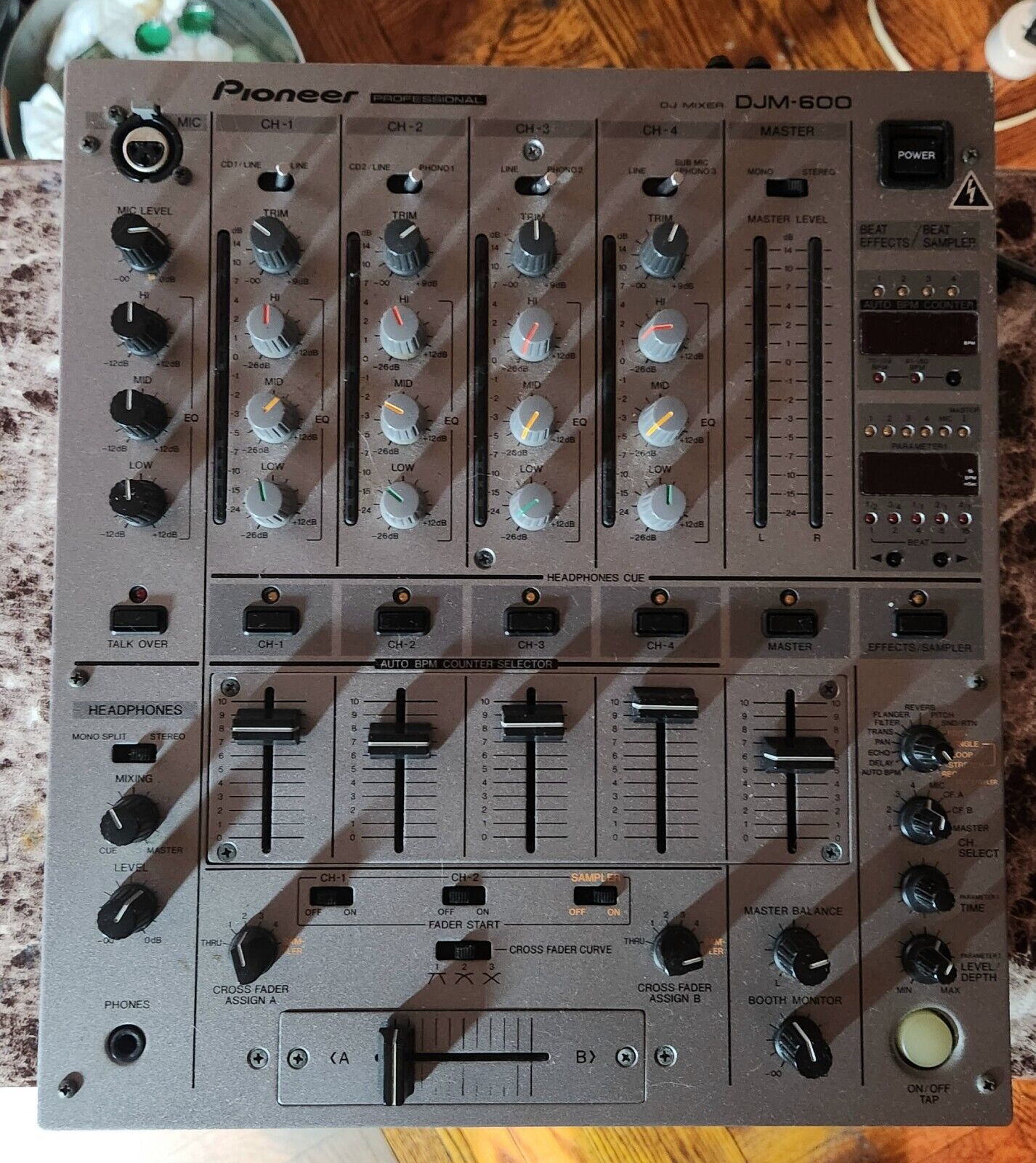 Pioneer DJM-600 mixer Grey 4 Channels | eBay Pioneer DJM-600 mixer Grey 4 Channels | eBay
