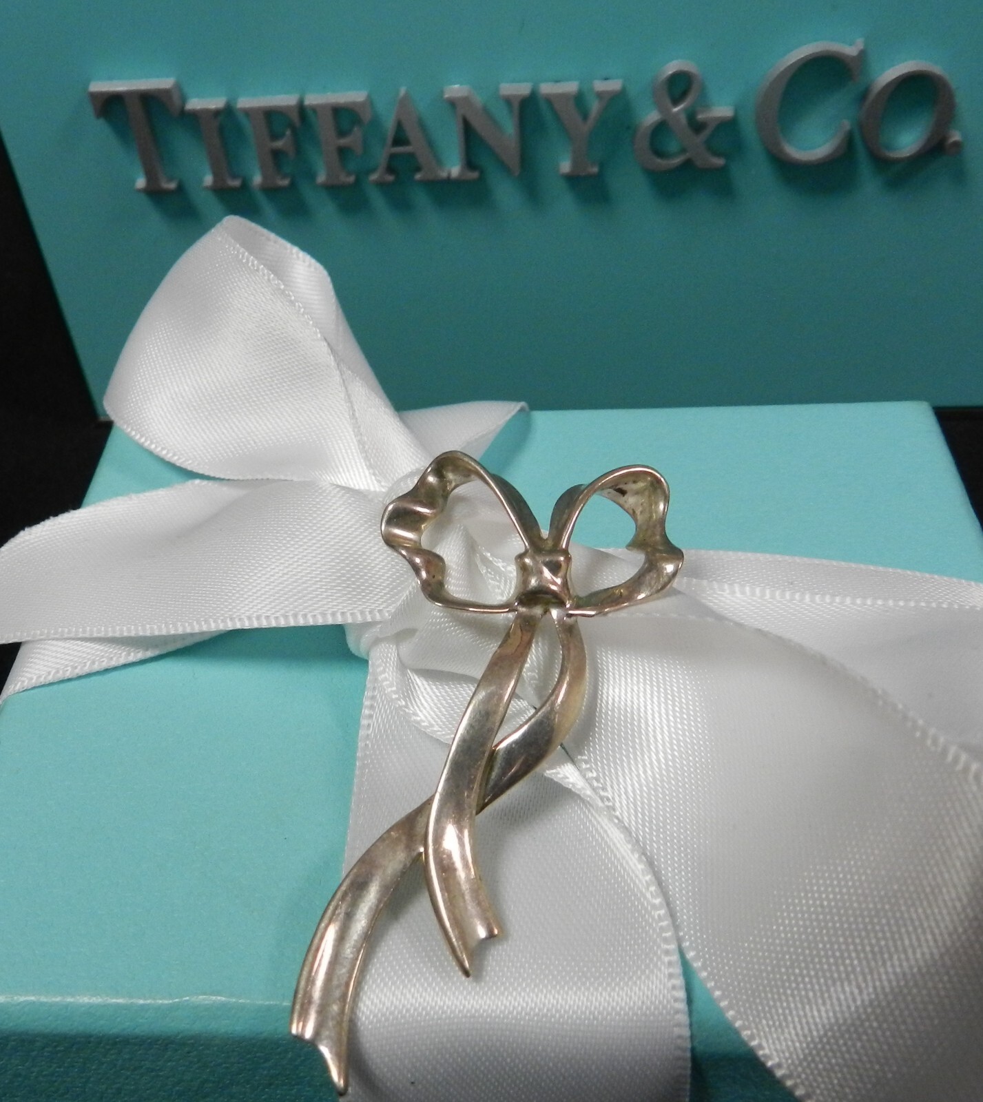 TIFFANY&Co ティファニー ブローチ リボン 925 モチーフ 1985 ティファニー リボン ブローチ シルバー 925 1985 - メルカリ