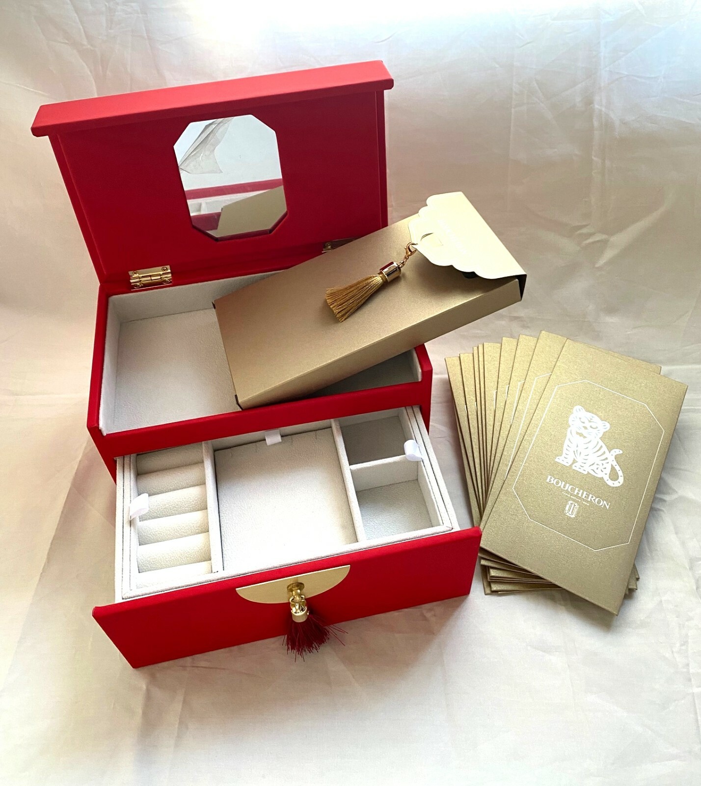 Boucheron 2022 red packet jewelry box set for epure reflet Boucheron 2022 red packet jewelry box set for epure reflet