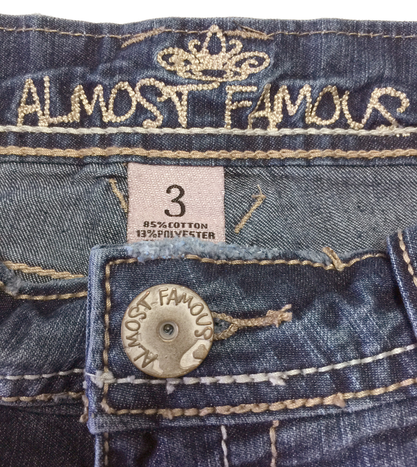 Almost Famous Womens Shorts Flap Pocket Daisy Duke Lowrise Denim Jean Size 3 28W