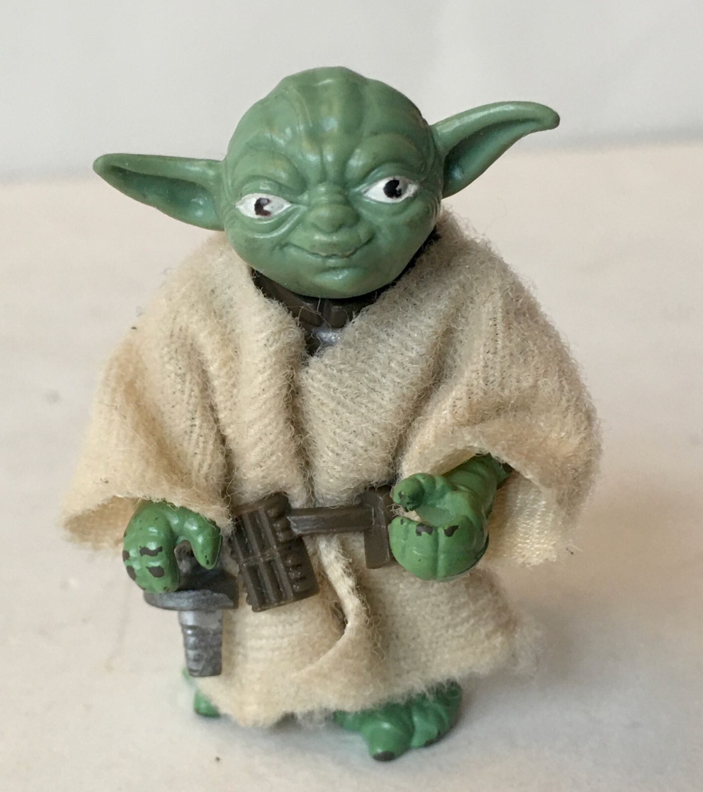 Star Wars Vintage Yoda 1980 action figure lot with cape and Star Wars Vintage Yoda 1980 action figure lot with cape and