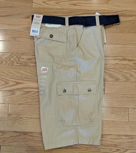 Levi's Casual Career Uniform Multi -Use Cargo  shorts(beige) w belt Size 20 w30