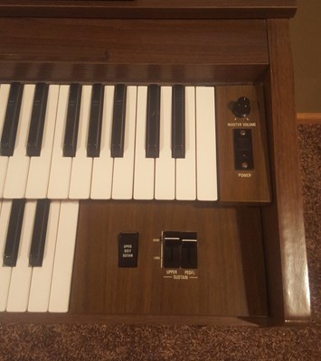 Vintage Yamaha Electone Model 115 Organ & bench ser. #3140 Local Pick Up