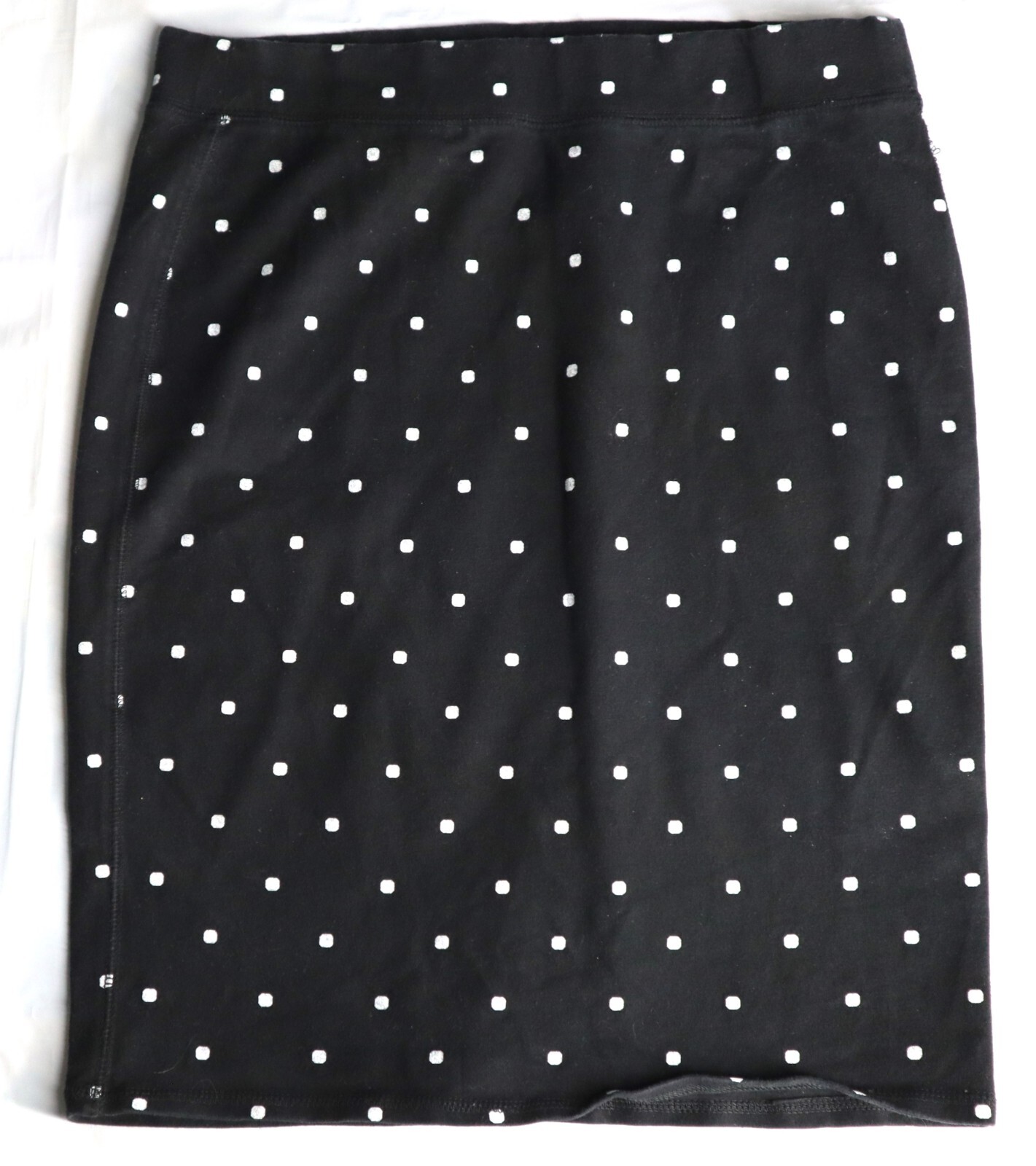 OLD NAVY white polka dots short stretch black skirt size S
