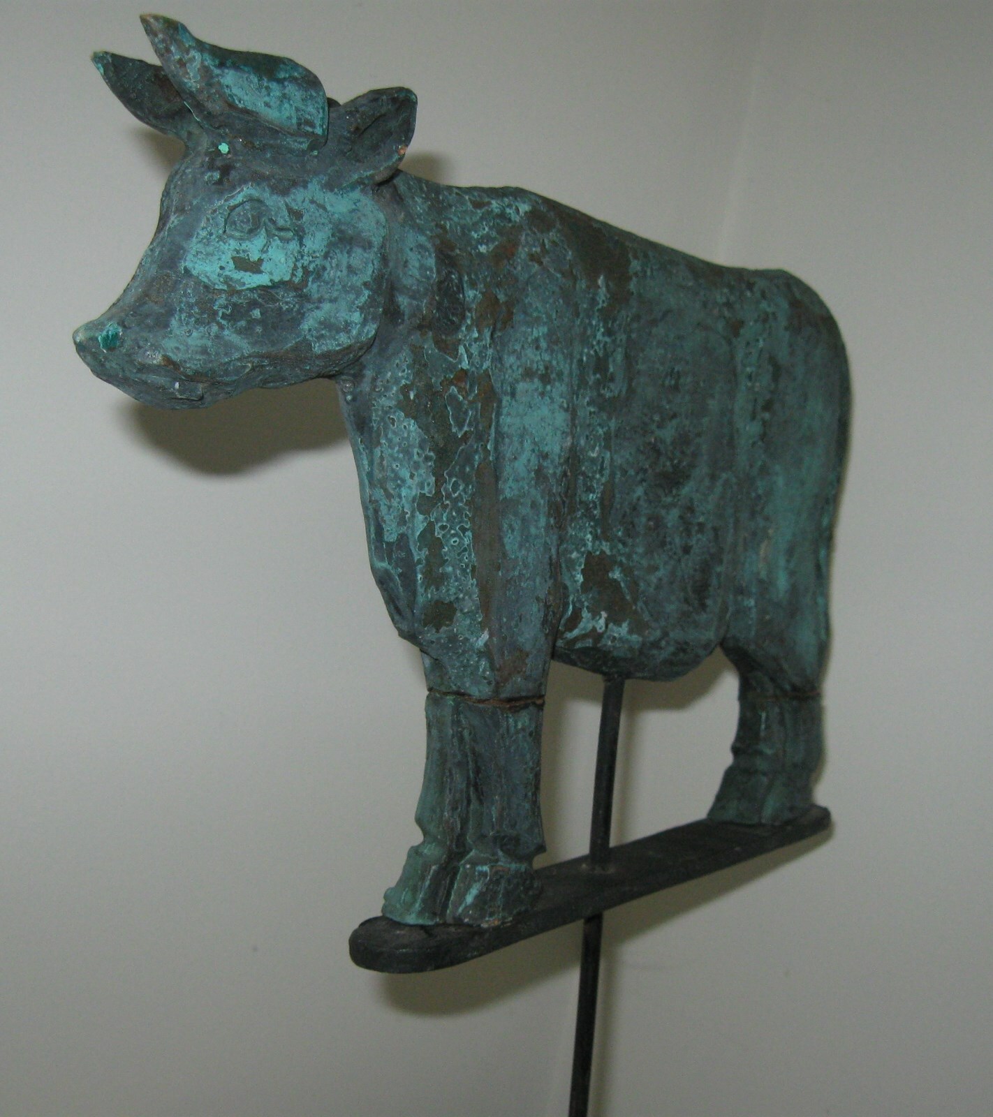VINTAGE INTERESTING WOODEN BULL COW WEATHERVANE W/COPPER PATINA LOOK/OLD PAINT