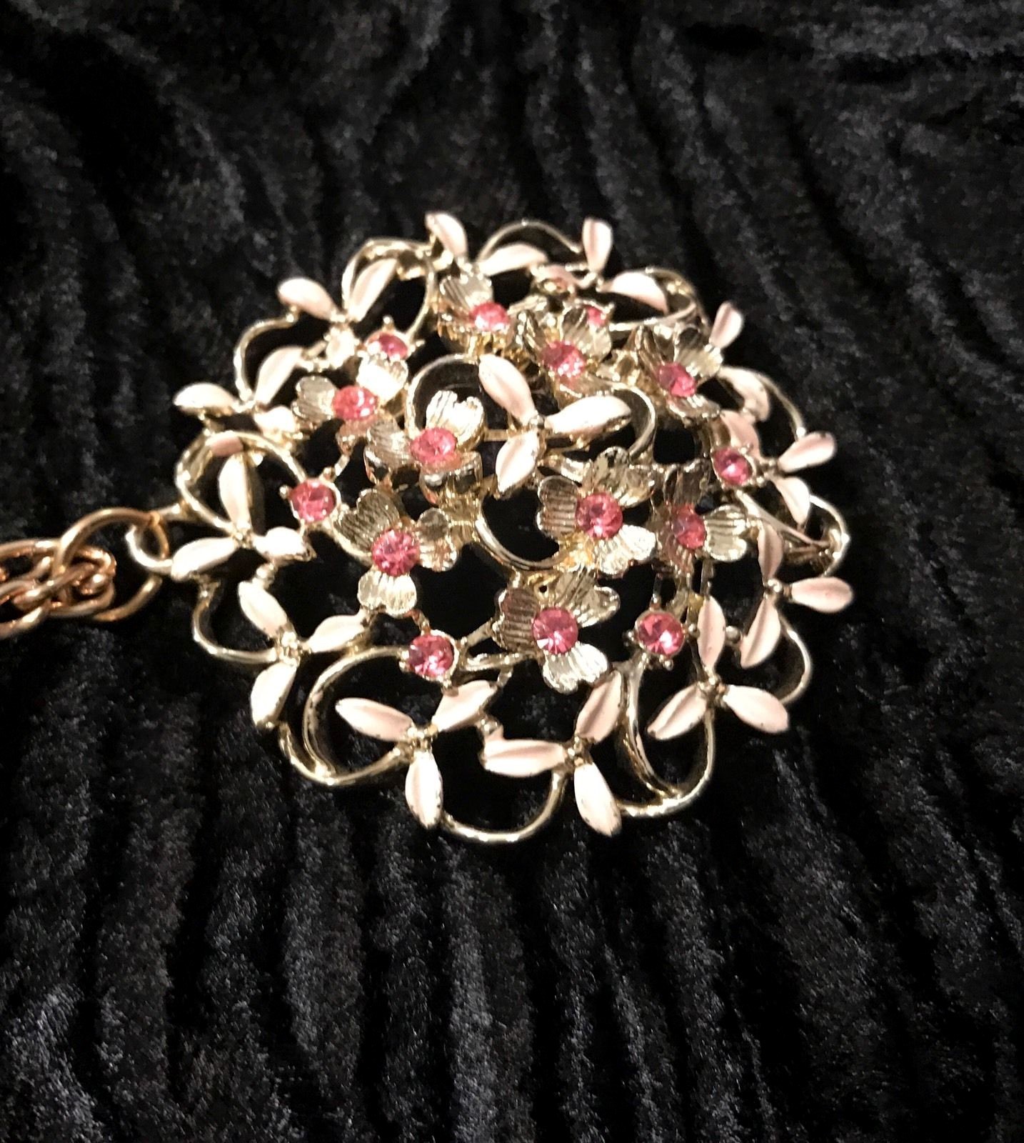 Sarah Conventry Large Pendant Pink Gold Chain Snowflake Flower Stone Vintage 70s