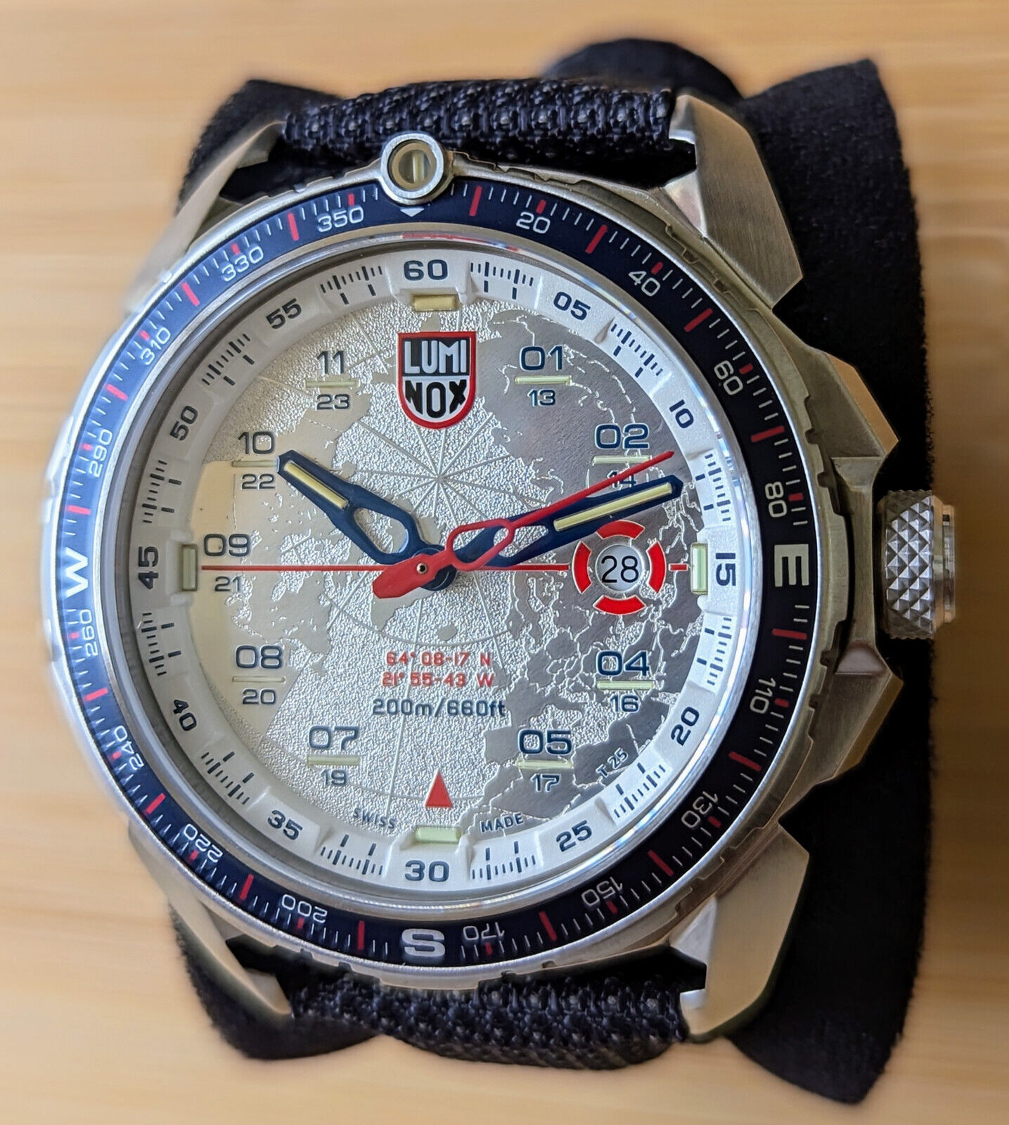 Pre-owned Luminox Sapphire Crystal Land Ice Sar Arctic Silver Dial Quartz Dial Xl.1208
