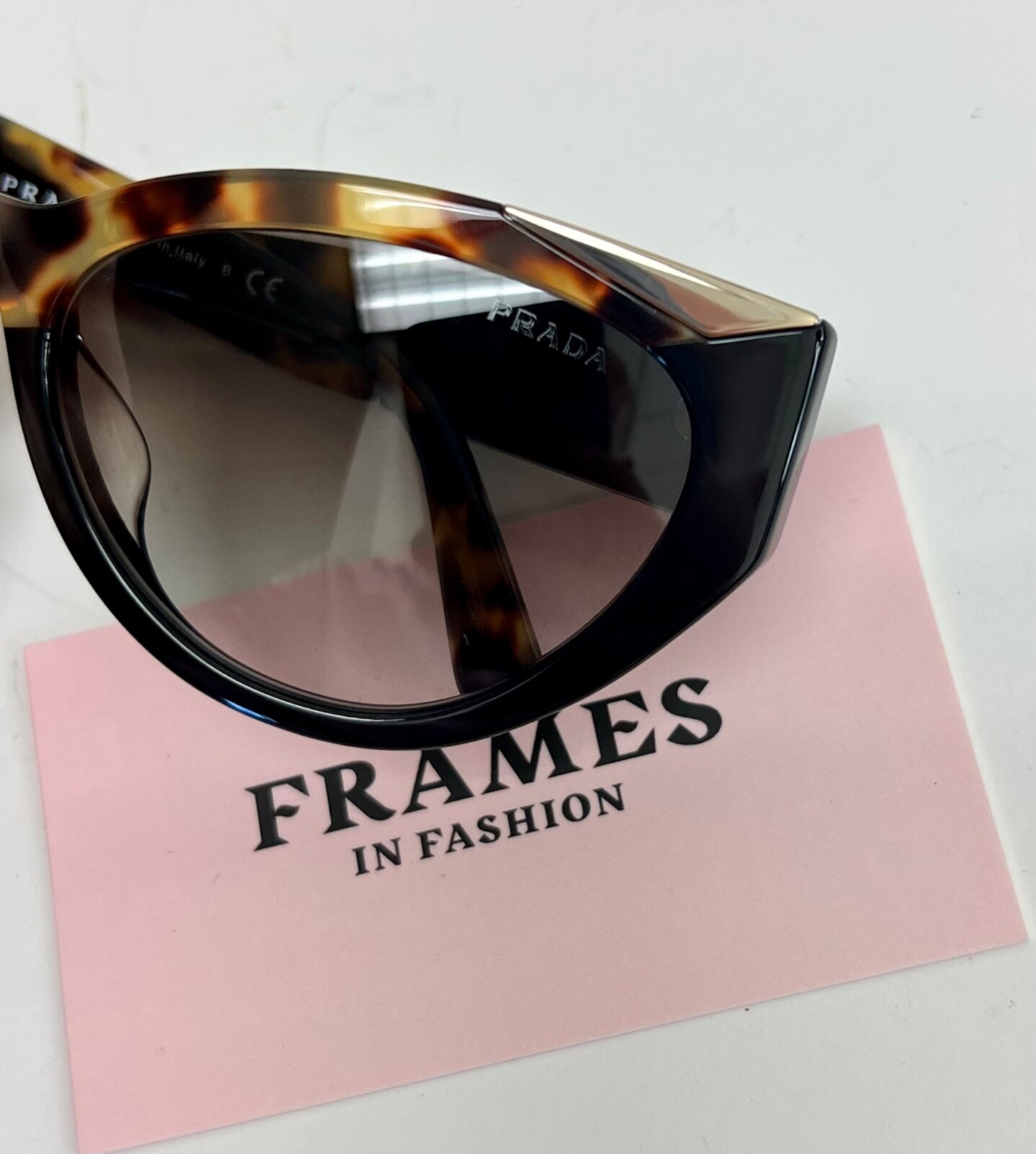 Pre-owned Prada Symbole Black Havana Gold Triangle Pr03wsf 03w Cat Eye Fashion Sunglasses In Gray