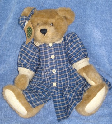 4 BOYDS BEARS DOLLS & MUSIC BOX ALL W/TAGS, COURTNEY, YVETTE, JEFFREY T & MORE