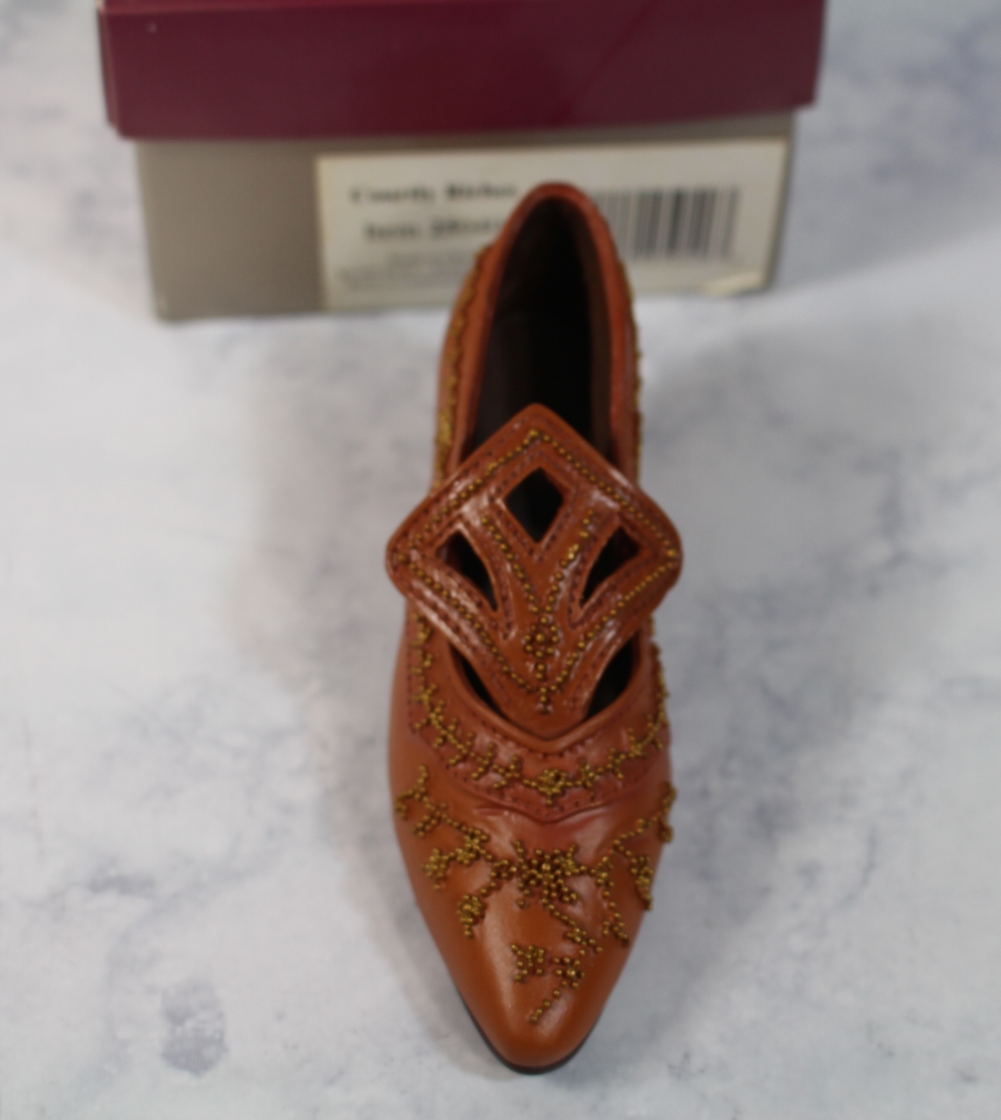 COURTLY RICHES JUST THE RIGHT SHOE 25040 by RAINE 1999 Willitts Designs Figurine