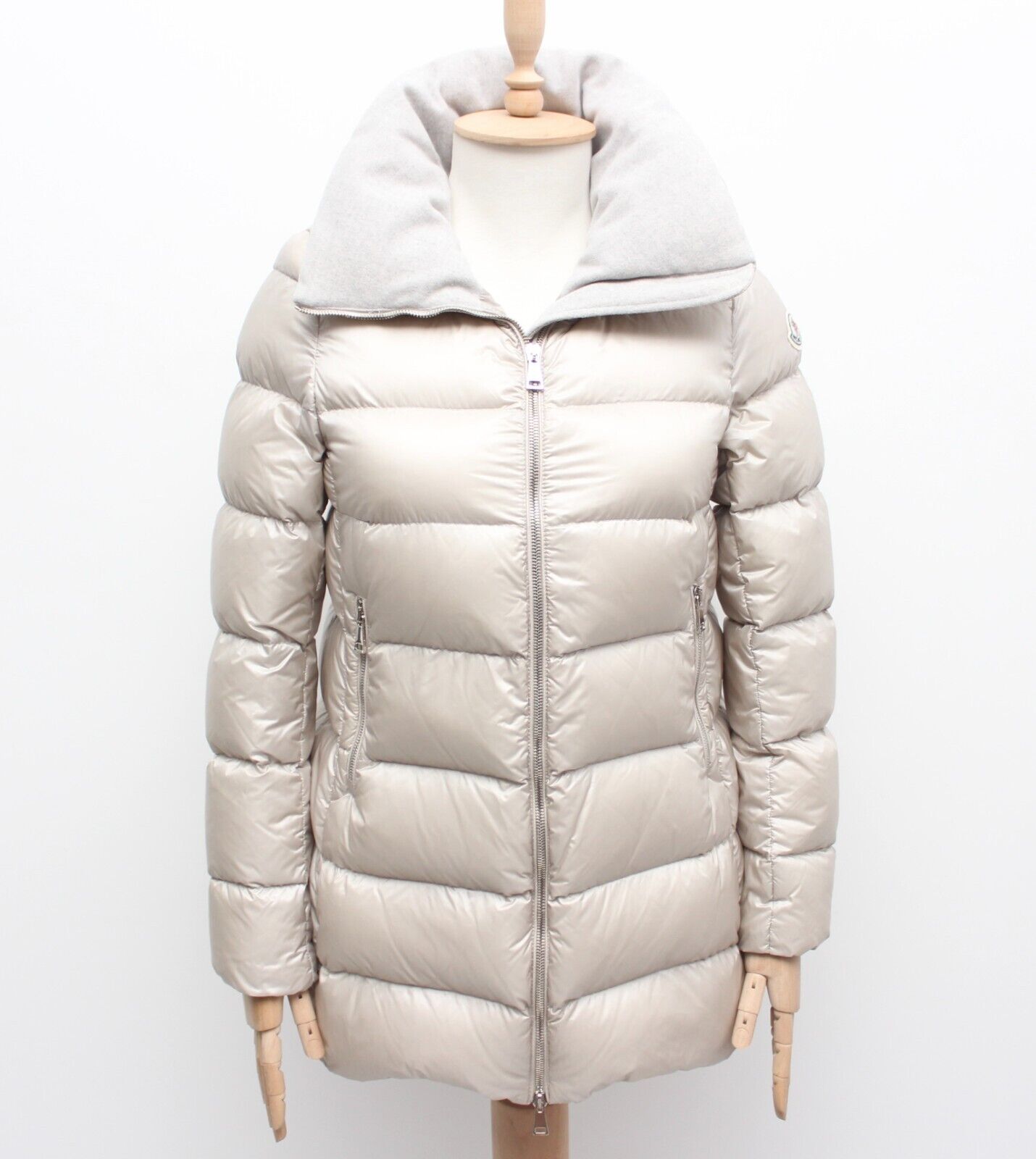 Women's MONCLER Torcyn Quilted Down Puffer Jacket Coat RARE Women's MONCLER Torcyn Quilted Down Puffer Jacket Coat RARE