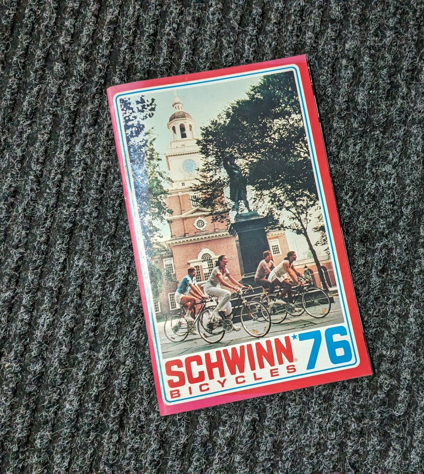 Schwinn 1976 Original Bicycle Sales Catalog~Brochure~Bikes Schwinn 1976 Original Bicycle Sales Catalog~Brochure~Bikes