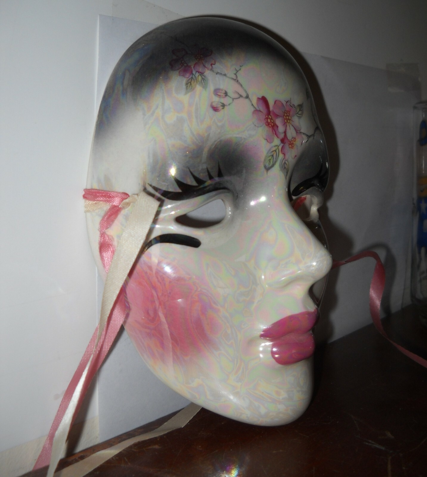 CERAMIC WALL FACE MASK PINK AND GRAY SIGNED 1987 FACE MASK