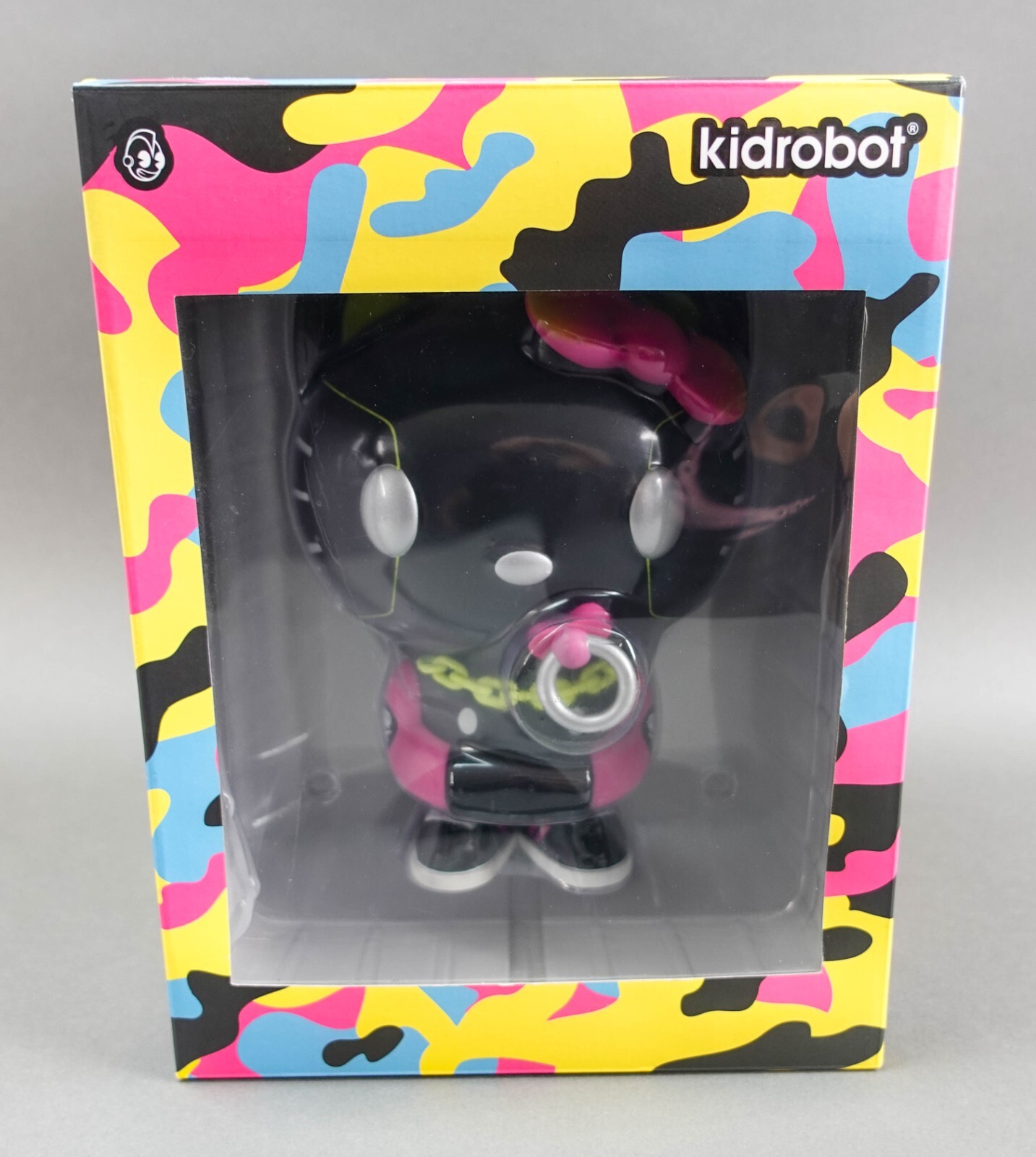 【ハローキティ】Kidrobot hello kitty フィギュア 8インチ ハローキティ】Kidrobot hello kitty フィギュア 8インチ