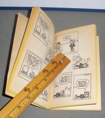 Right on Cue, Andy Capp, 1976 in very good shape, ISBN 0-449-13589-6