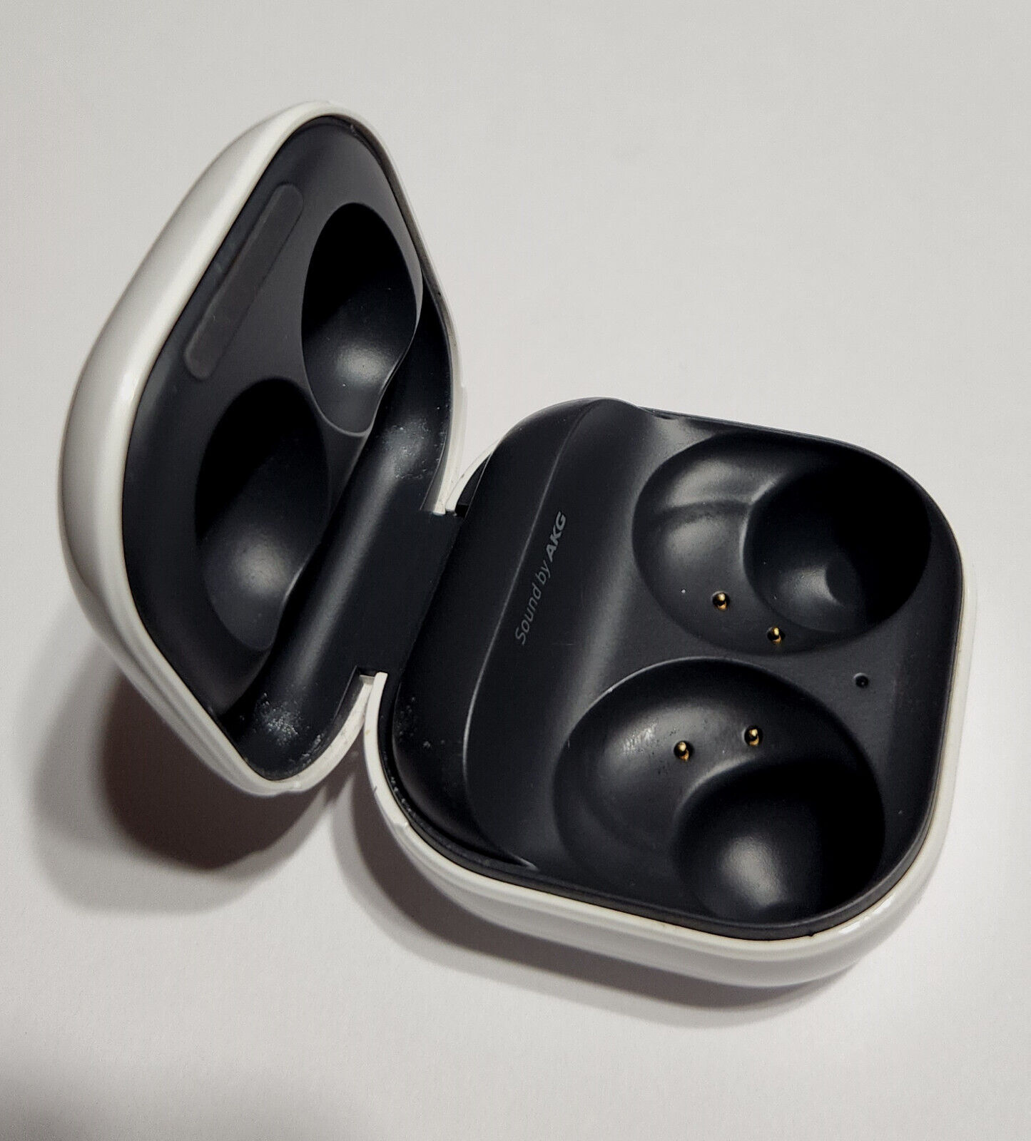 OEM Graphite CHARGING CASE for Samsung Galaxy Buds 2 Wireless Earbuds SM-R177 OEM Graphite CHARGING CASE for Samsung Galaxy Buds 2 Wireless Earbuds SM-R177