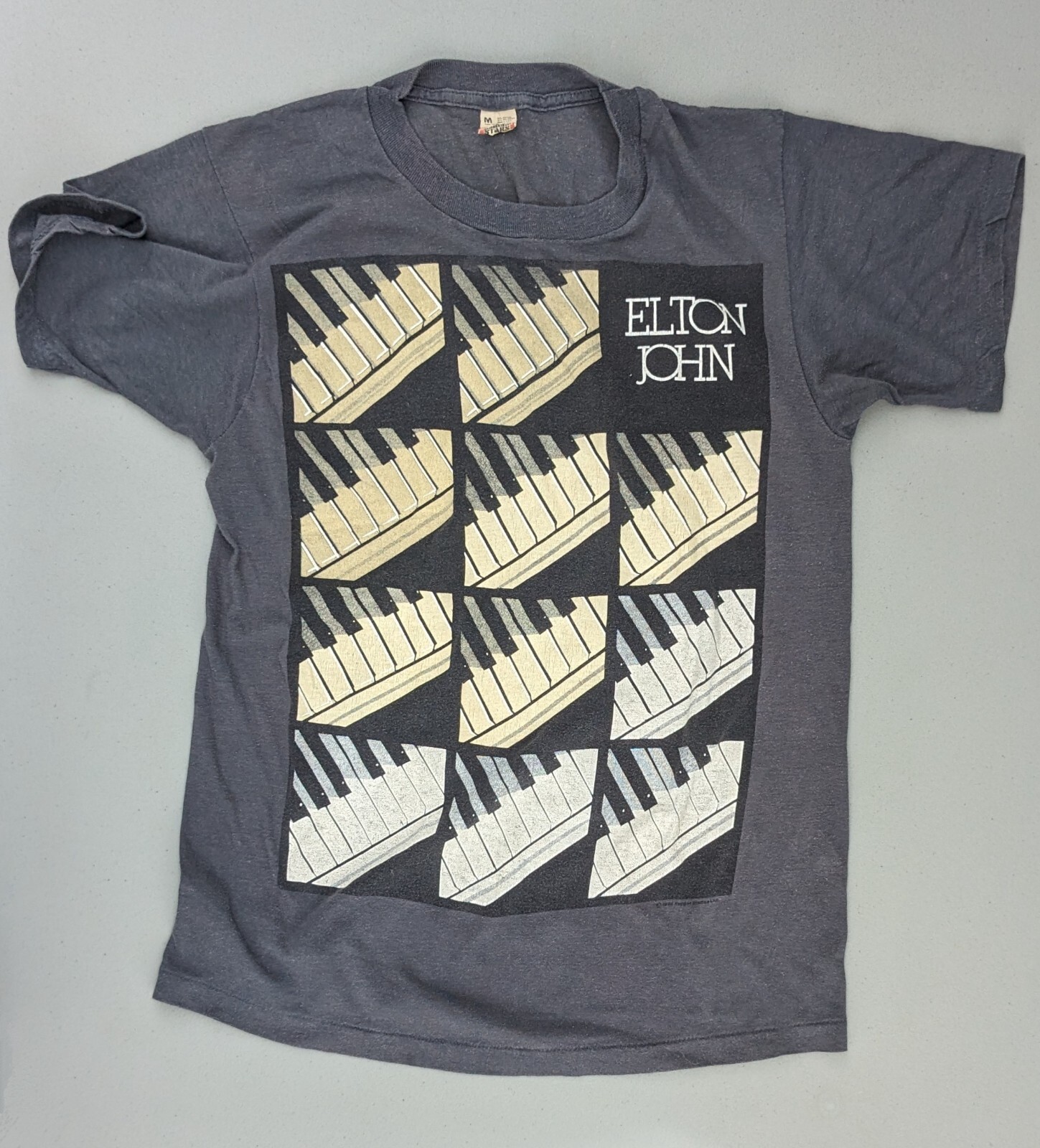 エルトンジョン Tシャツ ELTON JOHN 1992-1993 ツアー Tシャツ S エルトンジョン - メルカリ