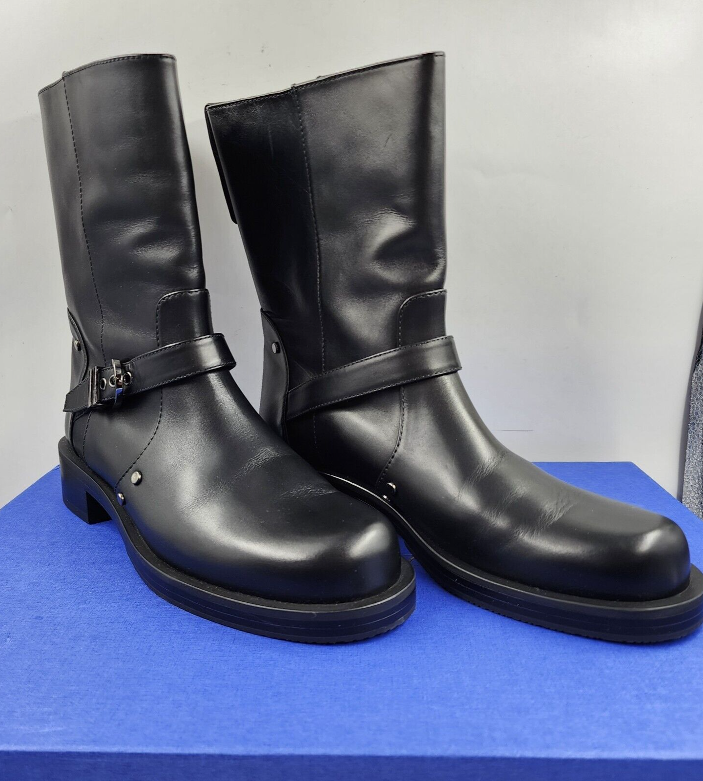 Stuart Weitzman Maverick Studded Leather Ankle Boots Women's 8.5B/39 Black - Picture 4 of 21