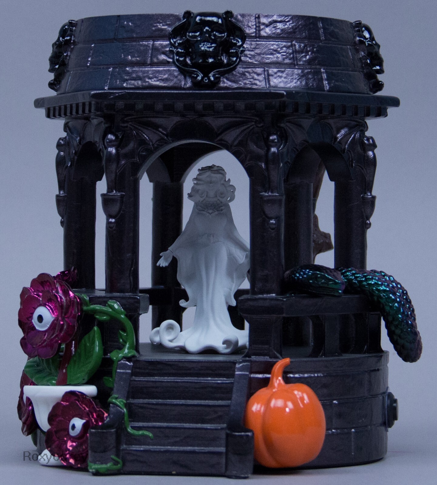 Bath & Body Works Halloween 2024 Light Up Haunted Gazebo