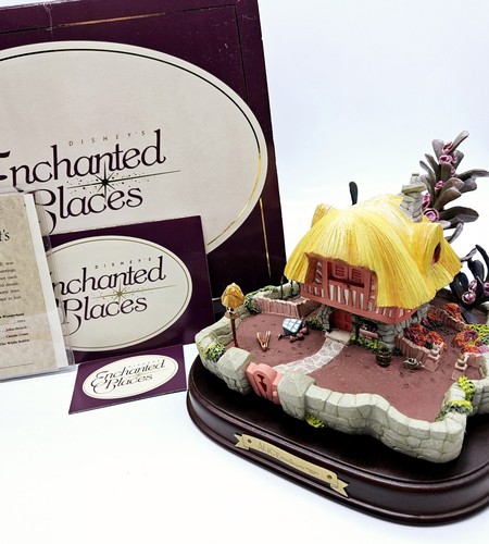 WDCC Disney Enchanted Places Alice Wonderland White Rabbit's