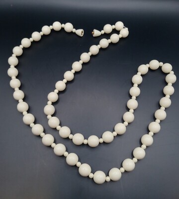 Vintage White Lucite Beaded Necklace 28'' Hidden Barrel Clasp #416