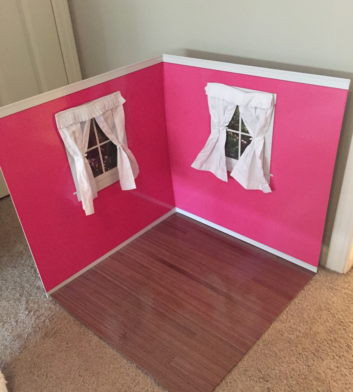 AMERICAN DOLL ROOM- FOLD UP -CARRY -PLAY- GENTLY USED- GOOD CONDITION -BAG INCL