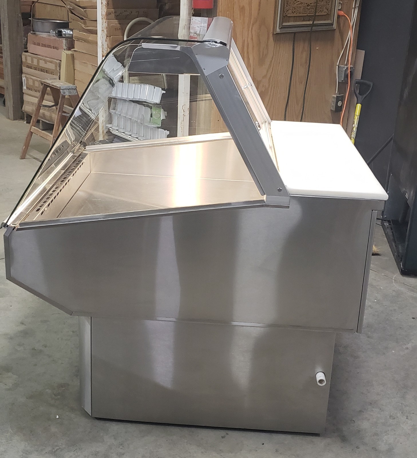 Federal Industries Refrigerated Deli/Display Case, 120 v, 1 phase