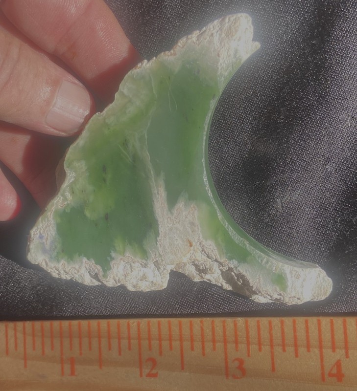 chrome-green-fine-color-himalayan-jadecore-drilled-28-oz-or-80-grams