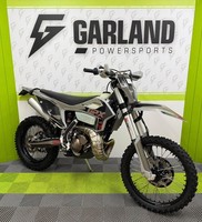 GPX 250R TSE 2023, Just 238 miles from new