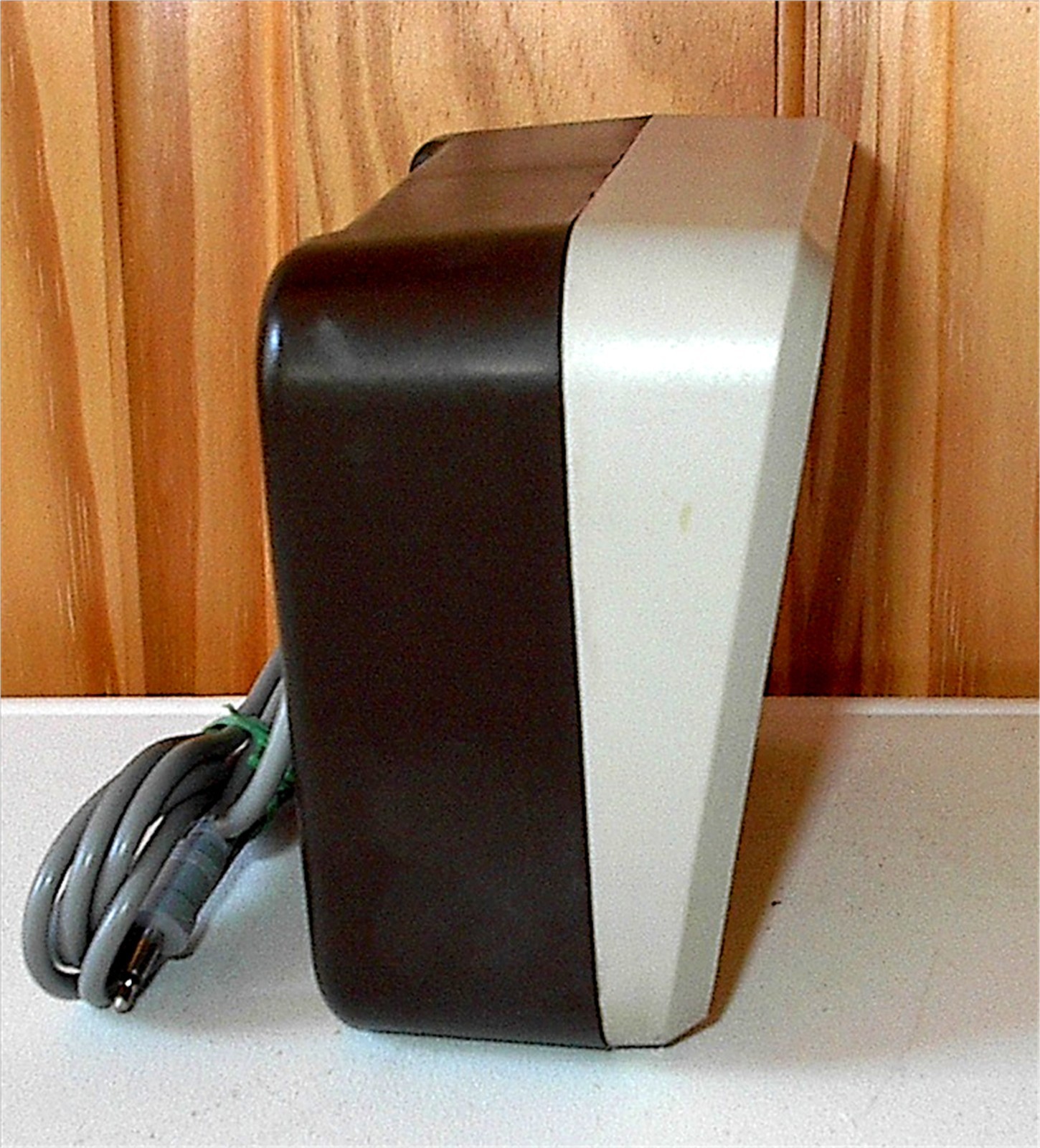 REALISTIC 40-1227 INDOOR/OUTDOOR SPEAKERS--5 WATT 8 OHM--CABLES INCLUDED--VGC
