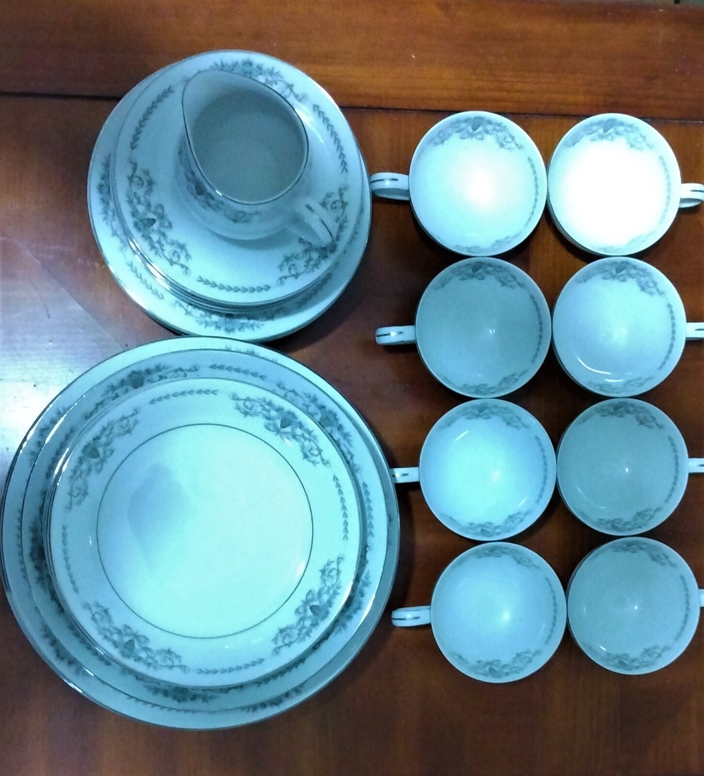 幾何学模様　MIKASA ビンテージ食器 　JOHN BERGEN Rare Mikasa Mediterrania Genie Dinner Plate Japan 4027-BL