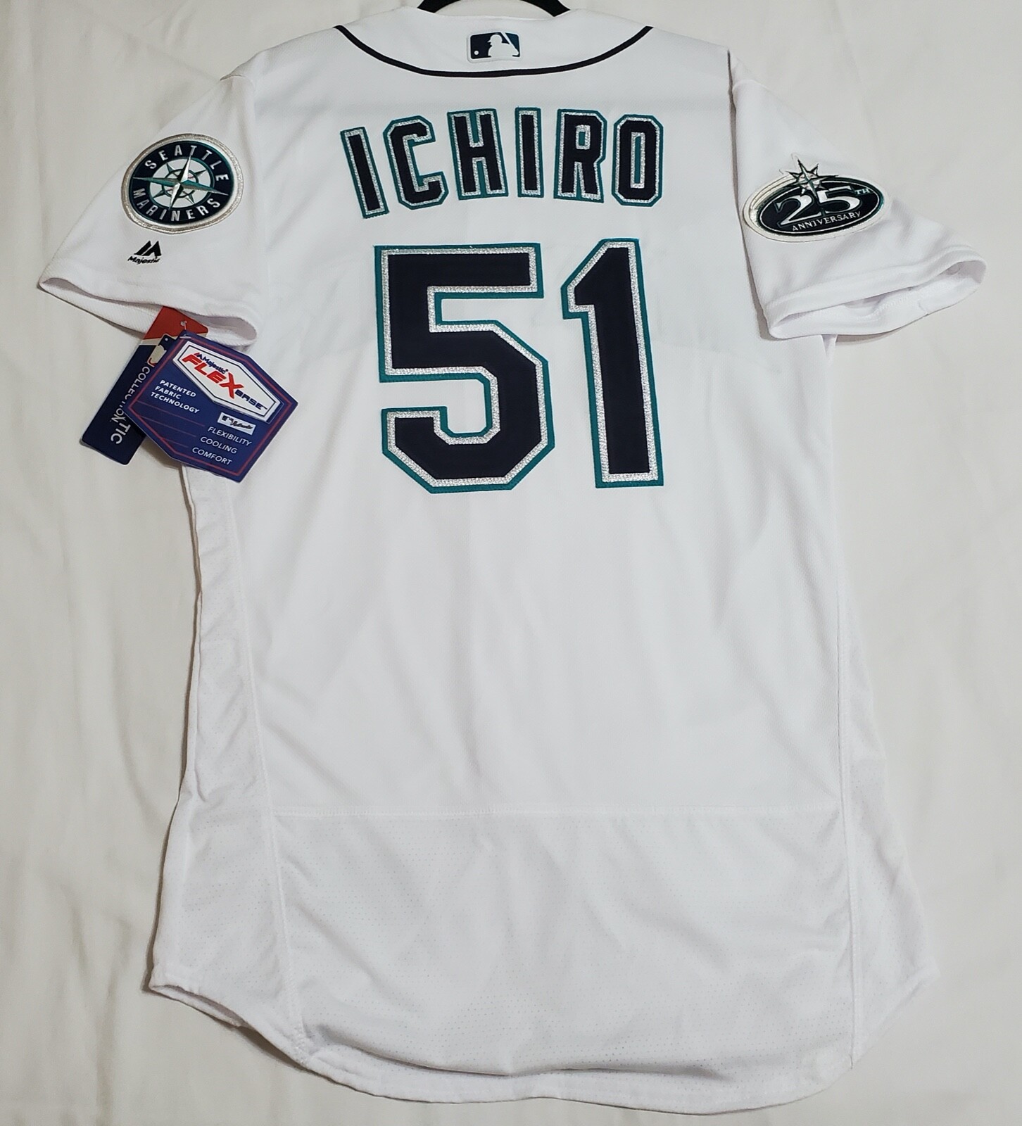 Authentic Majestic 52 2XL, SEATTLE MARINERS FLEX BASE ICHIRO
