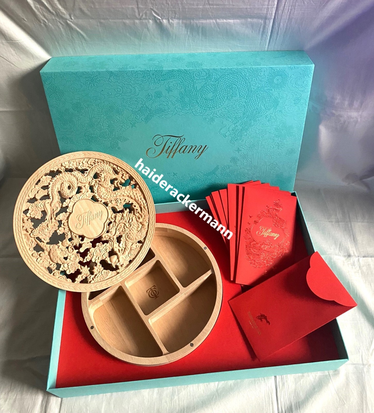 Tiffany & Co 2024 carved wooden jewelry box for smile heart Tiffany & Co 2024 carved wooden jewelry box for smile heart