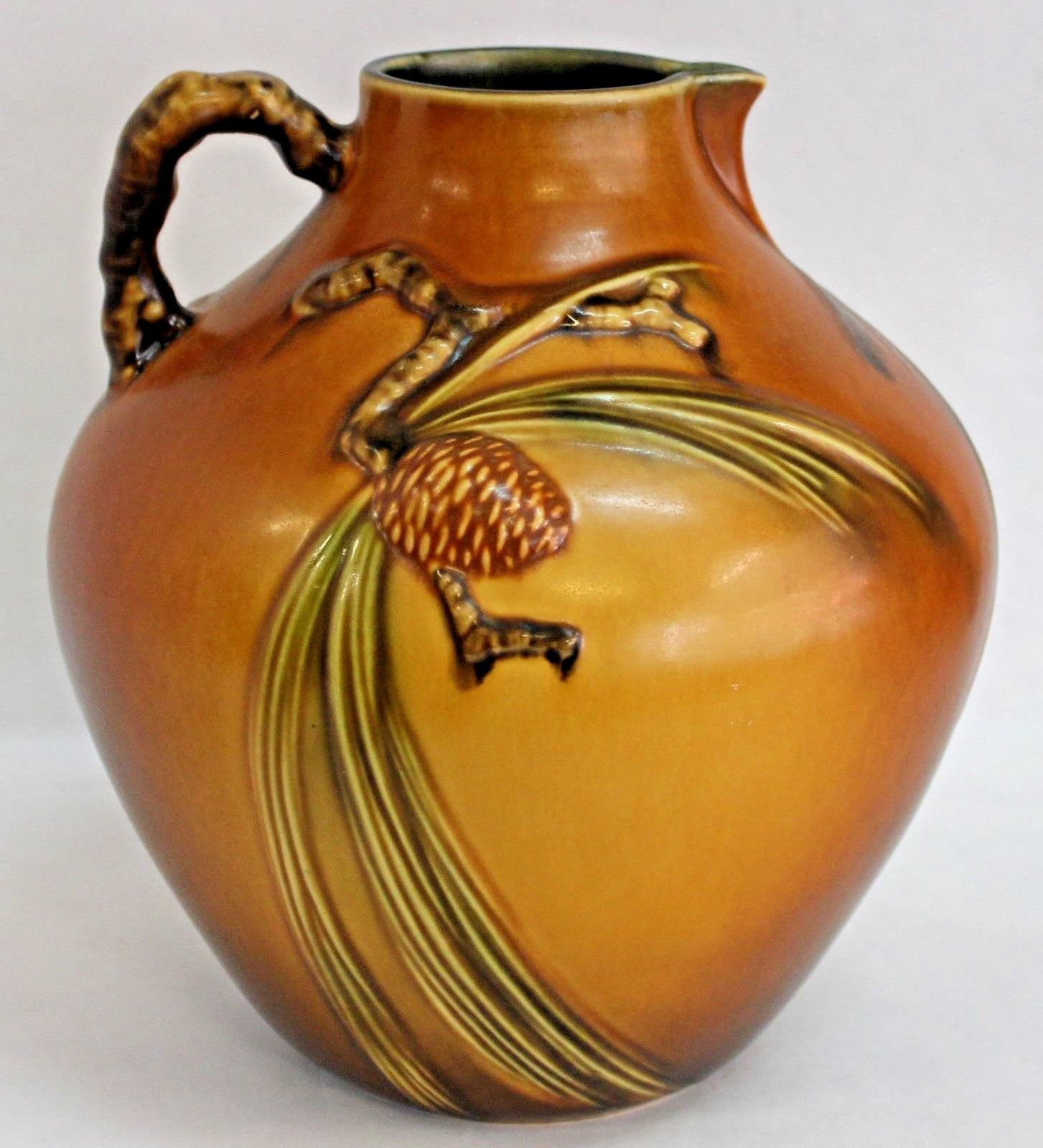 ROSEVILLE POTTERY BROWN PINECONE JUG VASE