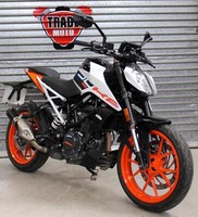 2024 24 KTM DUKE 125 ABS LEARNER LEGAL TRADE SALE 4K WHITE/ORANGE NEW MOT RIDE