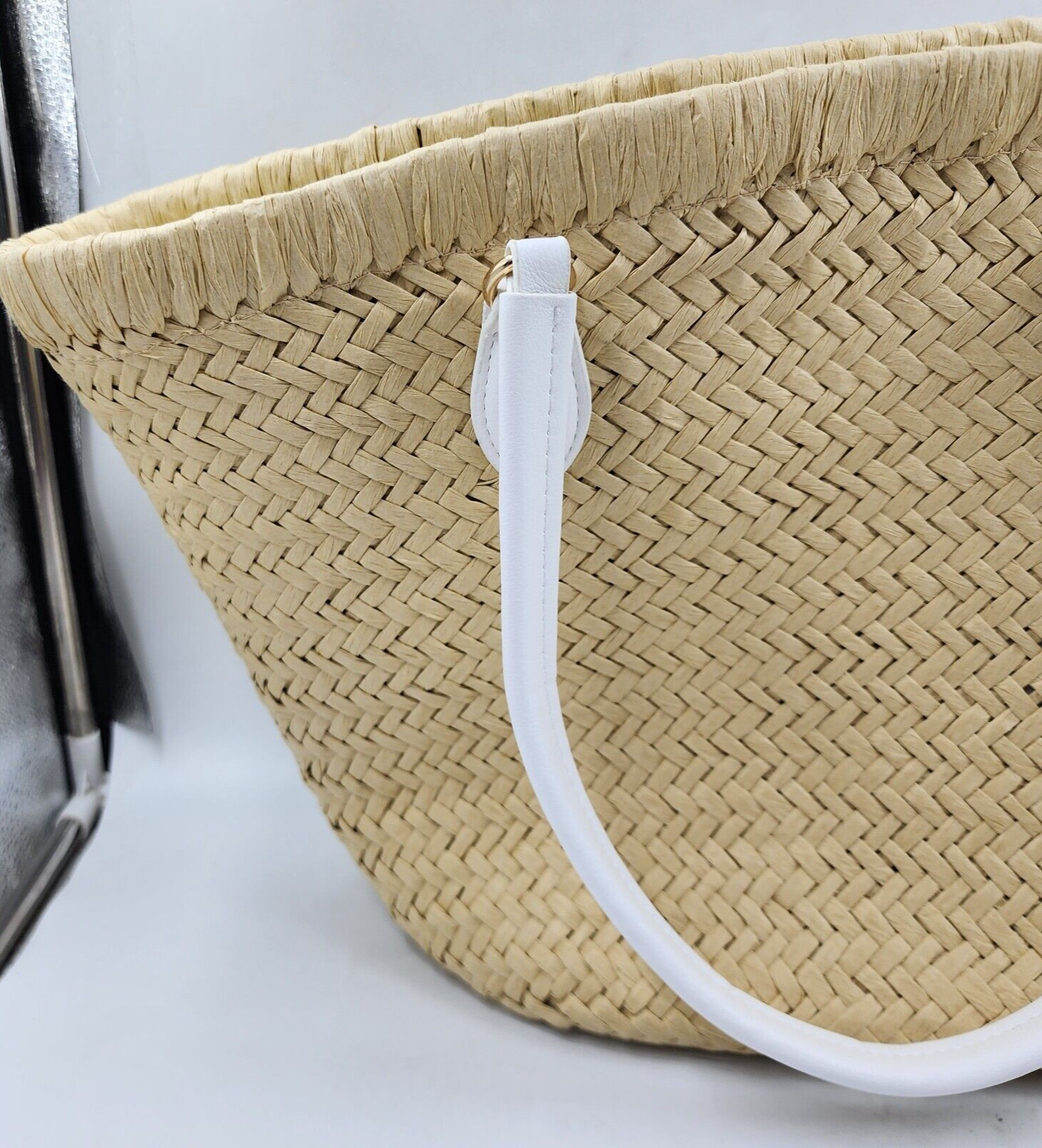 On 34th Isabellaa Straw Medium Drawstring Tote Bag Women's One Size Straw/White - Picture 10 of 14