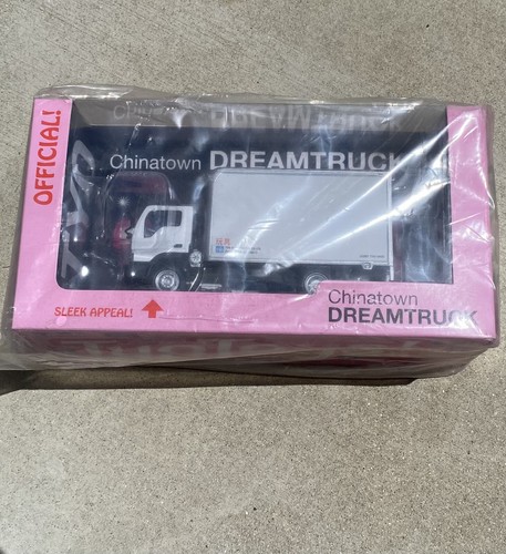 TYO TOYS CHINATOWN DREAM TRUCK GRAFFITI STREET ART 1:24