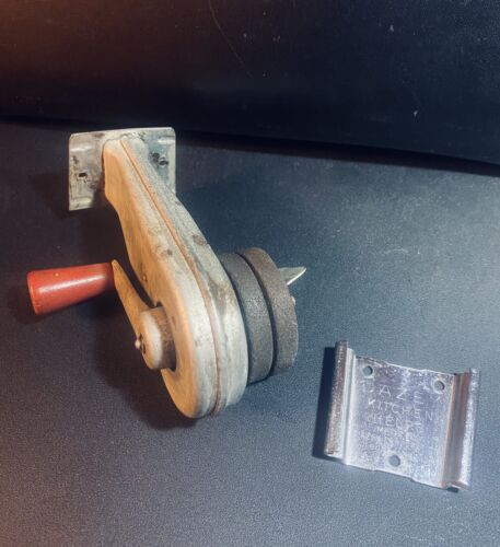 Vintage  Dazey Sharpit Model 900 Knife Sharpener w/Mount Bracket